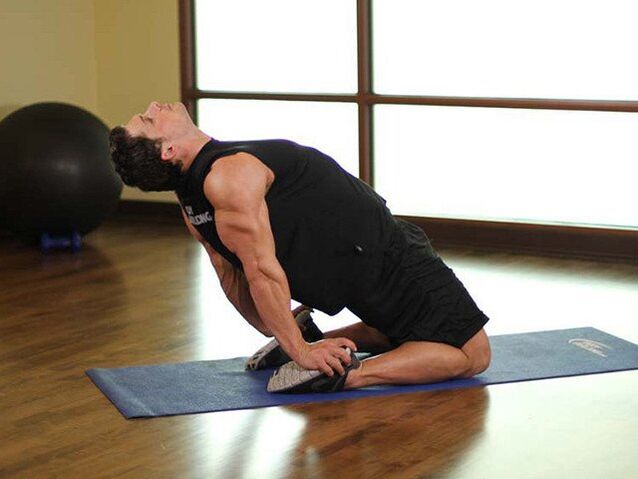 Morgendliches Training zur Vergrößerung des männlichen Penis.